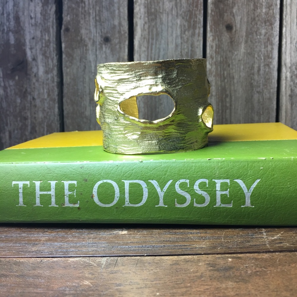 Chico’s Gold tone modern cuff bracelet